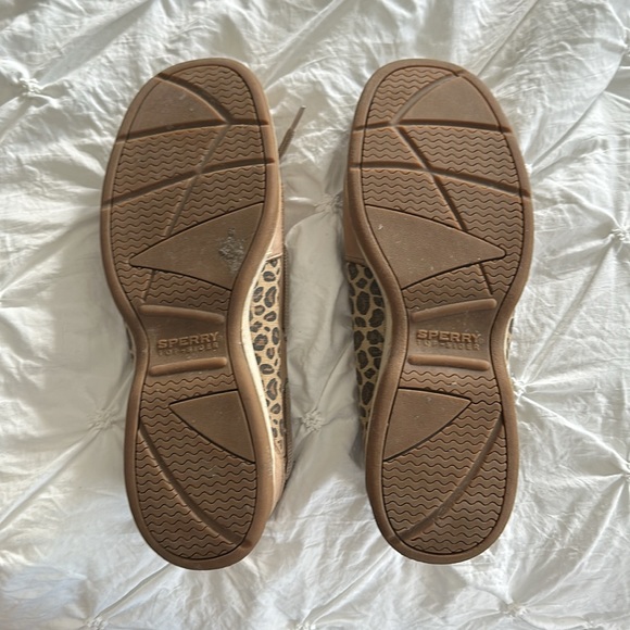 Size 8.5 - Picture 2 of 4